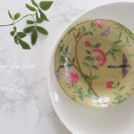 花柄のペーパナプキンを使って作るデコパージュのガラス皿